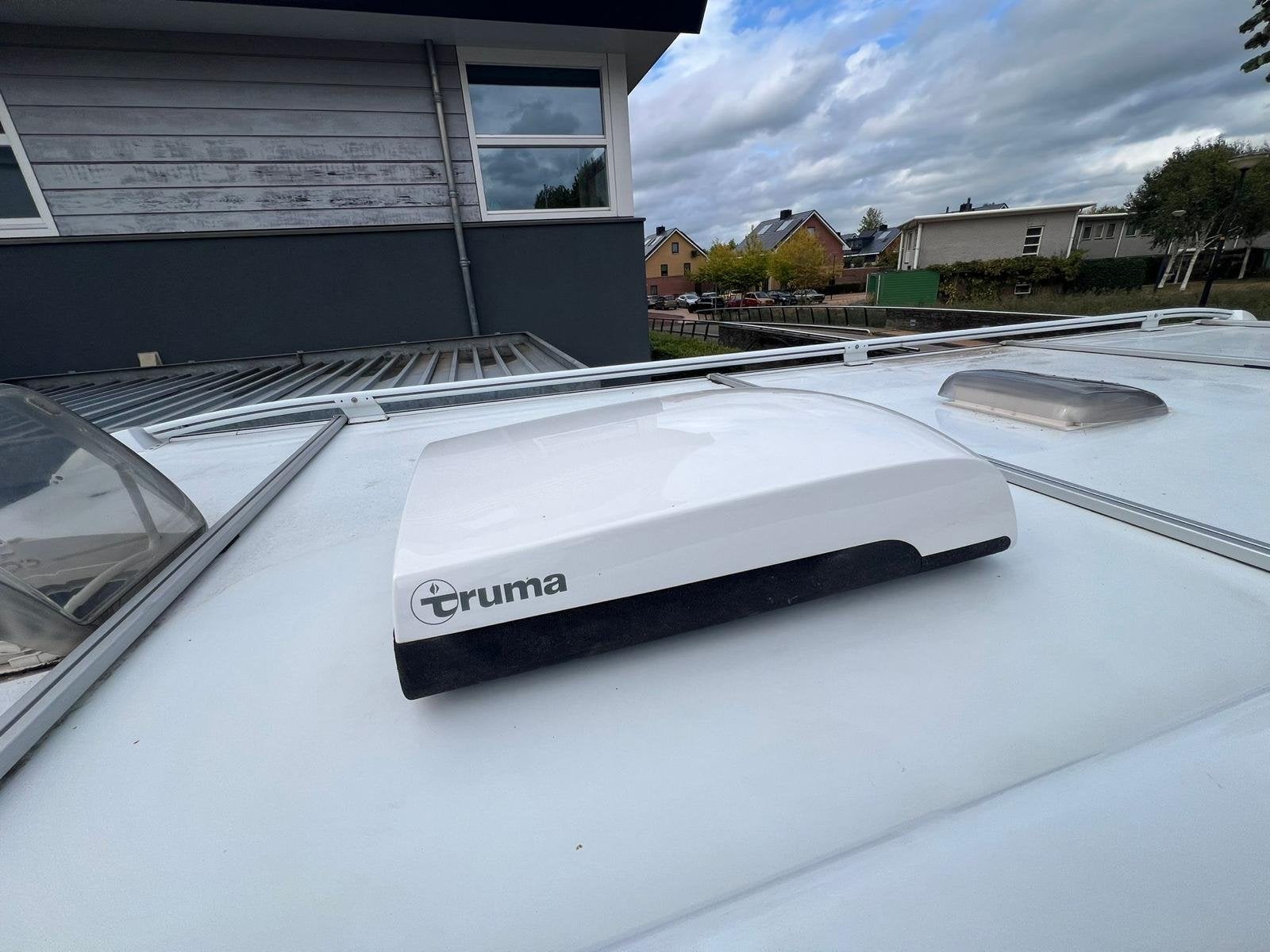 Truma Aventa Comfort airco - Z.G.A.N. Slechts 5x gebruikt!, Ophalen, Zo goed als nieuw