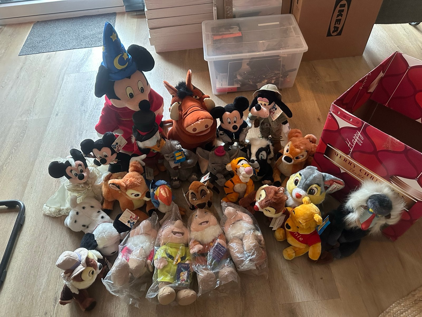 Grote collectie Disney knuffels (25 stuks) - Disneyland Pari, Verzamelen, Ophalen of Verzenden, Overige figuren, Zo goed als nieuw