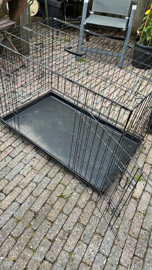 Honden bench., Ophalen, Zo goed als nieuw