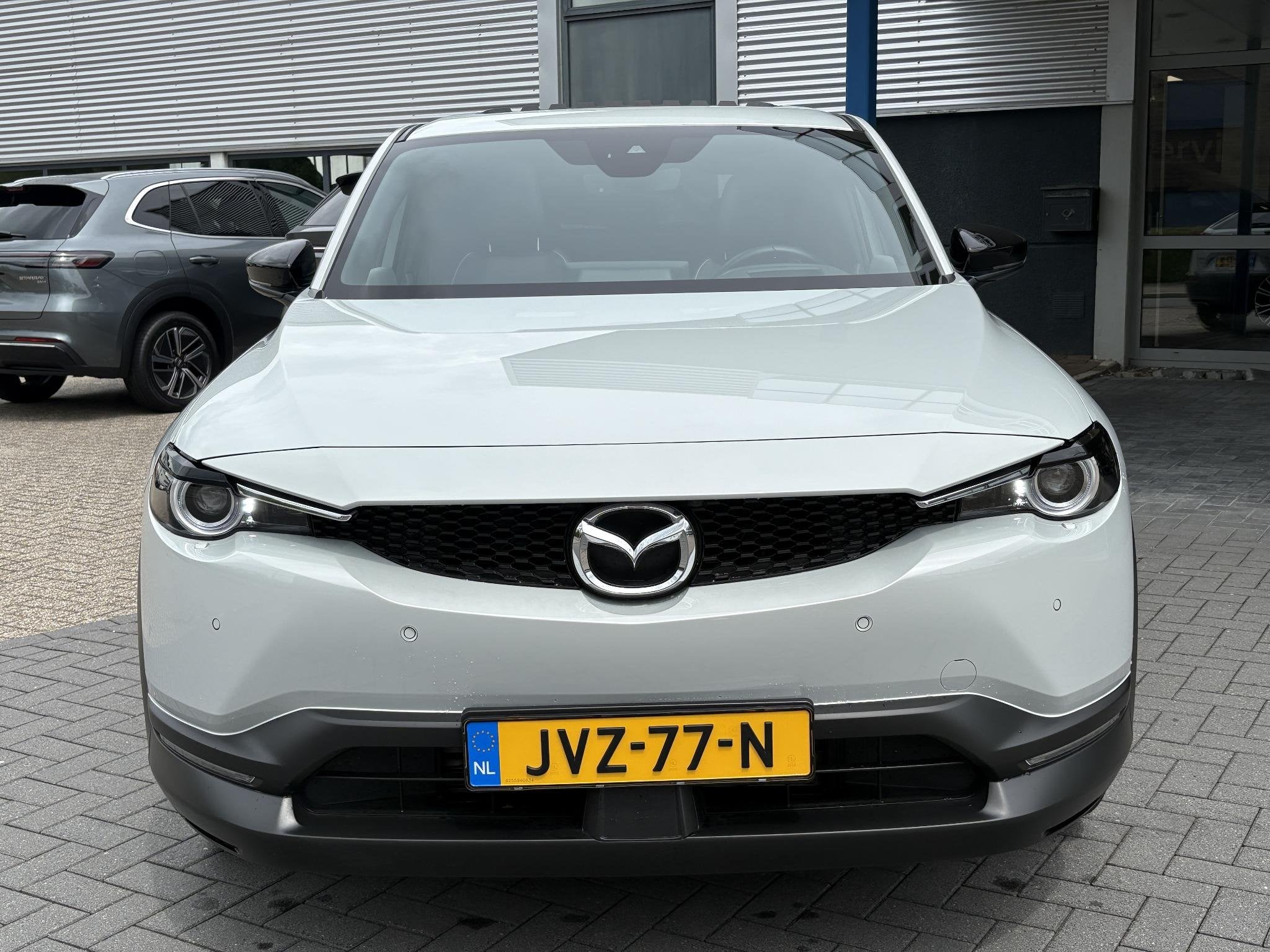 Mazda MX-30 e-SkyActiv R-EV 170 Makoto | Schuifdak | 360 Cam, Gebruikt, Euro 6, Leder en Stof, Wit