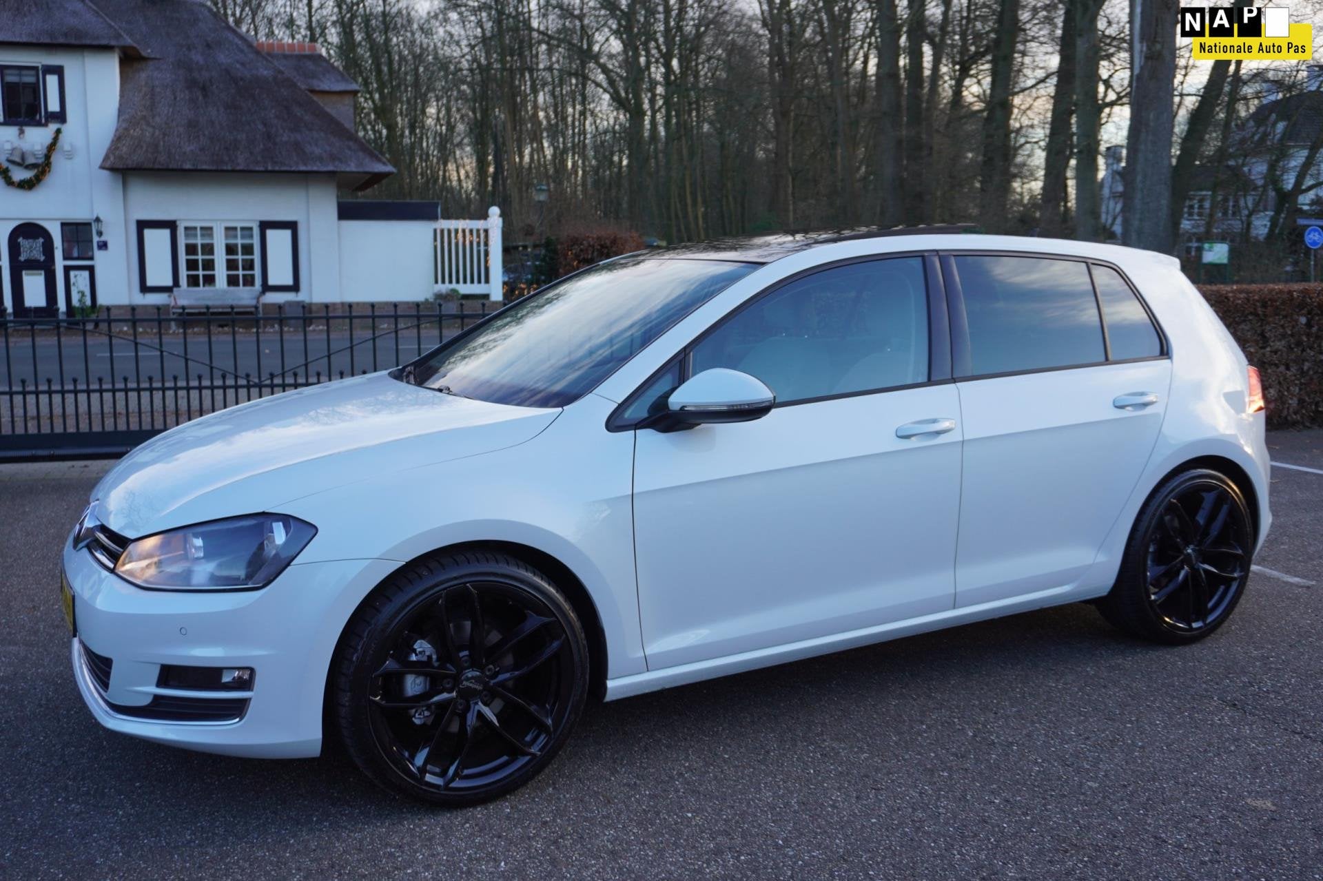 Volkswagen Golf 1.4 TSI ACT Highline Pano Navi Dap Trekhaak, Auto's, Volkswagen, Gebruikt, Euro 6, 4 cilinders, 150 pk