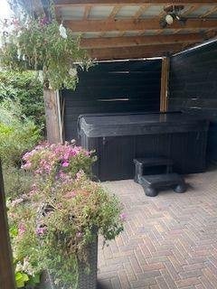 Nagenoeg nieuwe jacuzzi met veel opties in nieuwstaat, Ophalen of Verzenden, Zo goed als nieuw, Trap, Vast