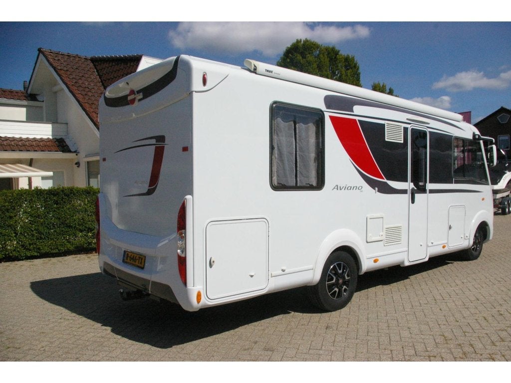 Bürstner Aviano i700 Queensbed, Hefbed, Airco, Trek, Integraal, Ringverwarming, Fiat, Airbags