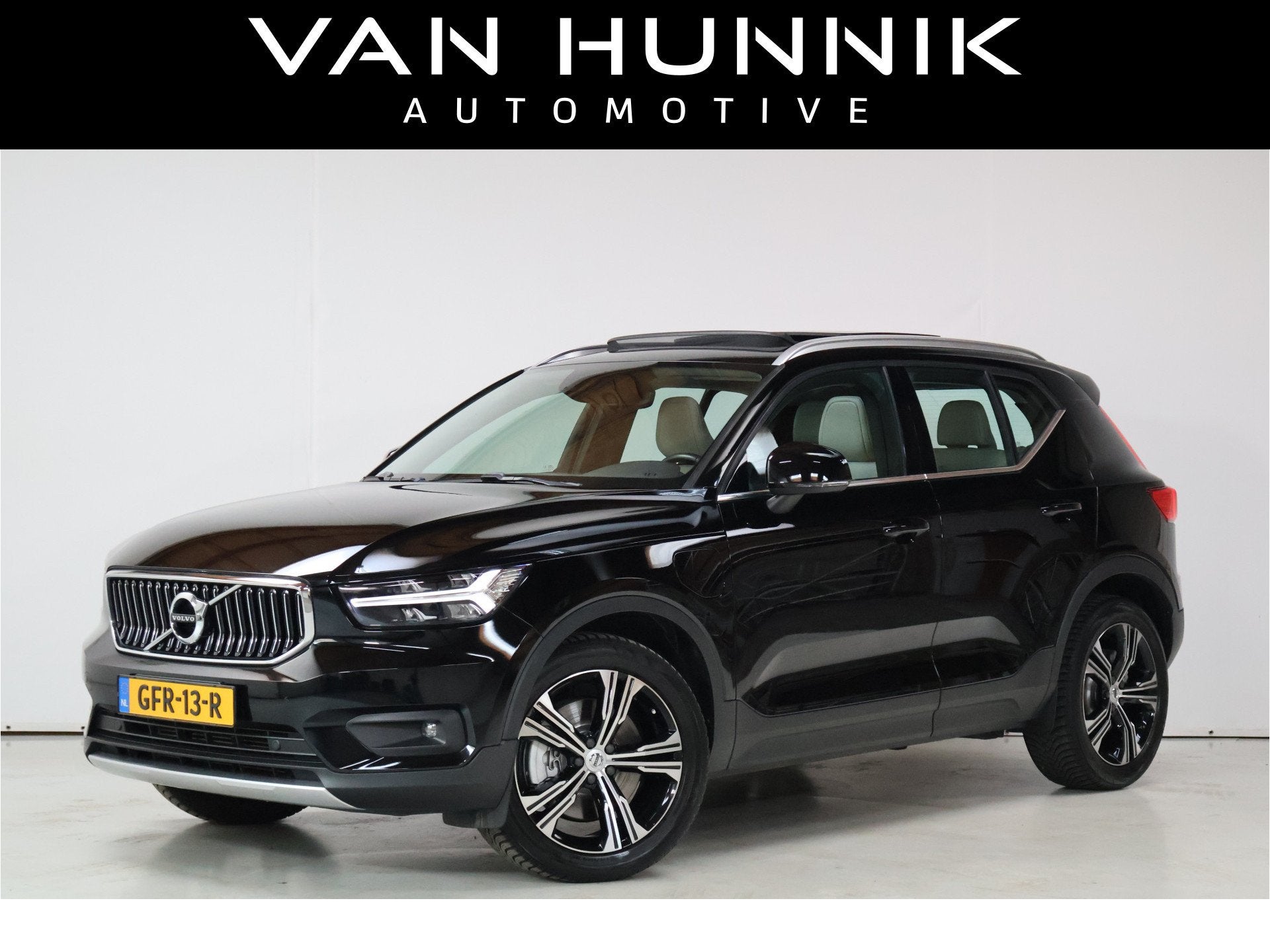 Volvo XC40 1.5 T4 Recharge Inscription | Pano | Leder | Cam, Auto's, Automatische klimaatregeling, 129 pk, Zwart, Bedrijf