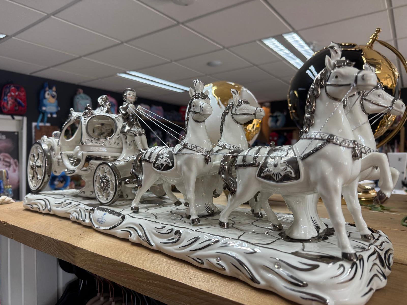 Partij porselein wit met zilver capodimonte trekpaarden etc, Ophalen of Verzenden