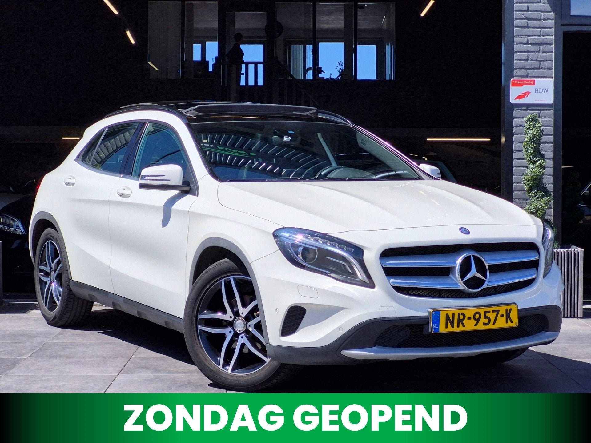 Mercedes-Benz GLA-klasse 180 d|2e eig|NAP|PANO|Cruise|NAVI, Auto's, Voorwielaandrijving, Gebruikt, 4 cilinders, Met garantie (alle)