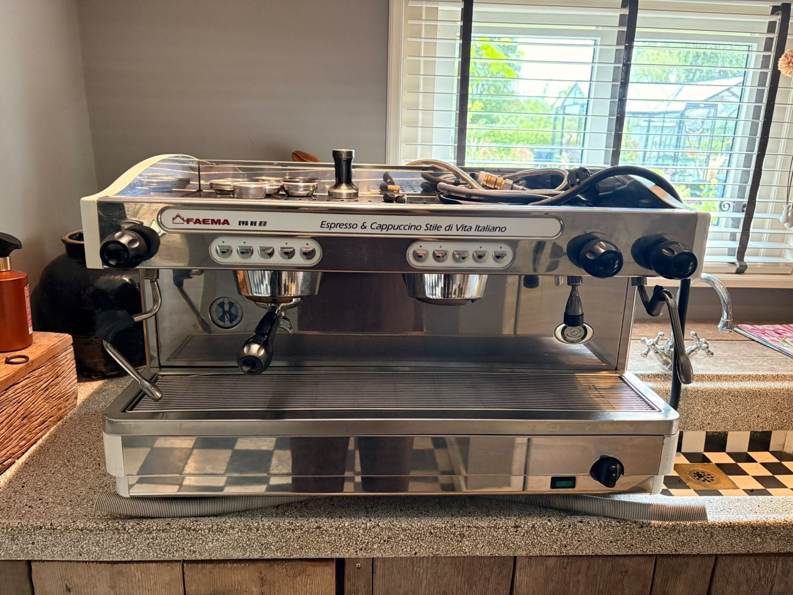 Faema E98 RE Espresso & Cappuccino Stile di Vita Italiano, Stoompijpje, Gebruikt, Espresso apparaat, 10 kopjes of meer
