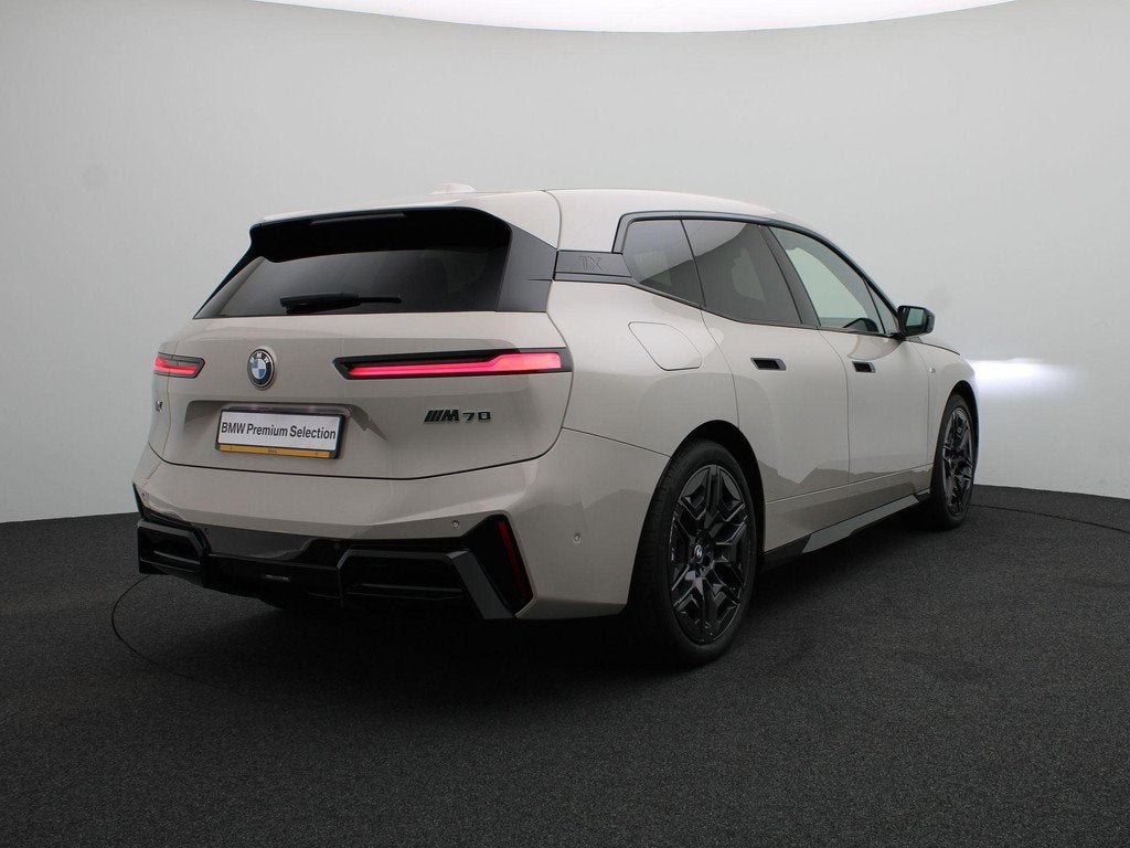 BMW iX xDrive M70 112 kWh M Sportpakket Pro | Trekhaak | Sto, Auto's, BMW, Automaat, Gebruikt, Met garantie (alle), Vierwielaandrijving