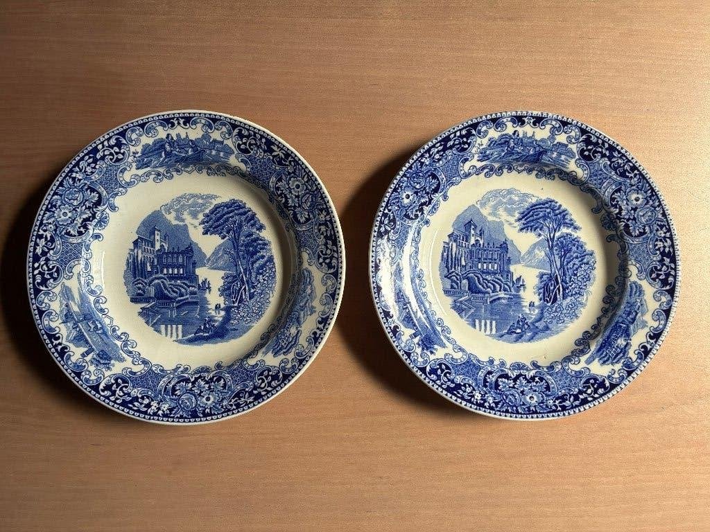 2x Vintage bord Petrus Regout & Co Castillo, Antiek en Kunst, Antiek | Keramiek en Aardewerk, Ophalen of Verzenden