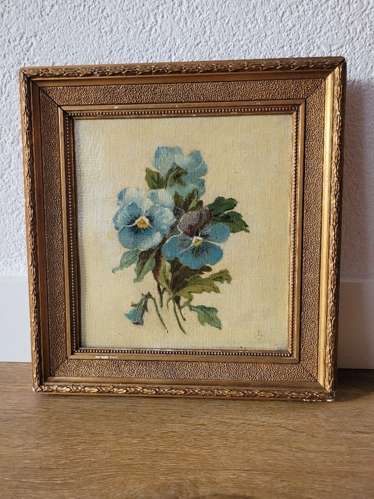 'Viooltjes' gesigneerd AB 1905 in authentieke lijst 28x26cm., Bloemen, Overige ondergronden, Olieverf, Klassiek