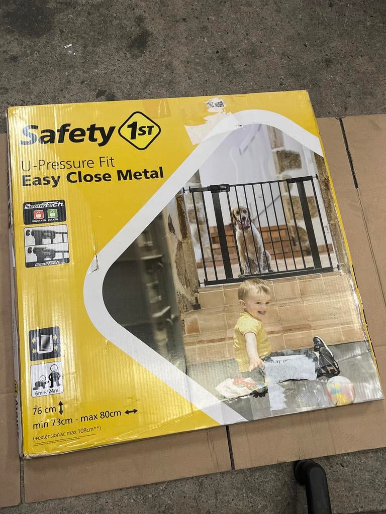 Safety 1st U-Pressure Fit Easy Close Metal traphekje, Kinderen en Baby's, Traphekjes, Ophalen of Verzenden, Zo goed als nieuw