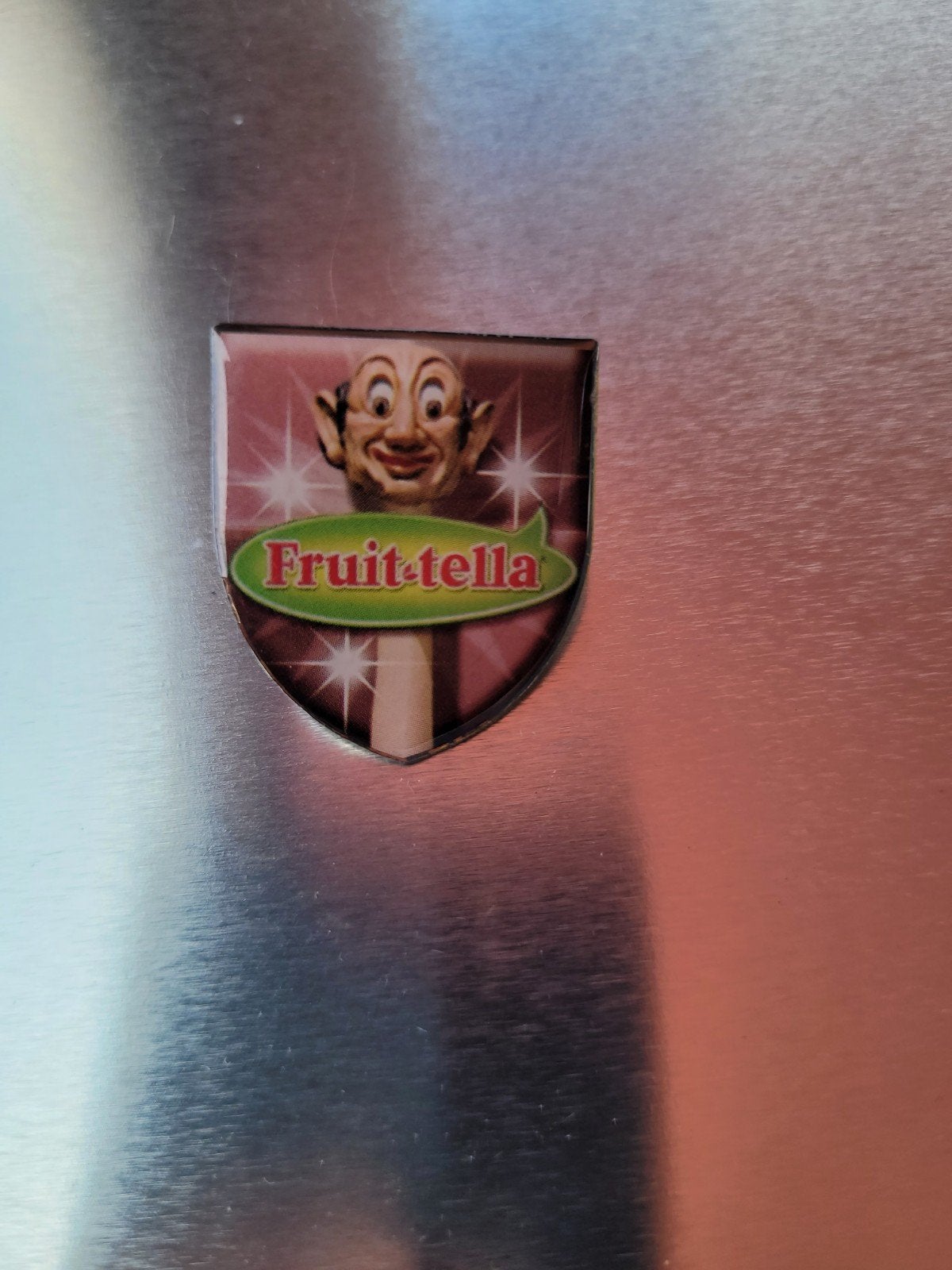 Efteling Fruit-tella Pin Speldje, Verzamelen, Efteling, Ophalen of Verzenden