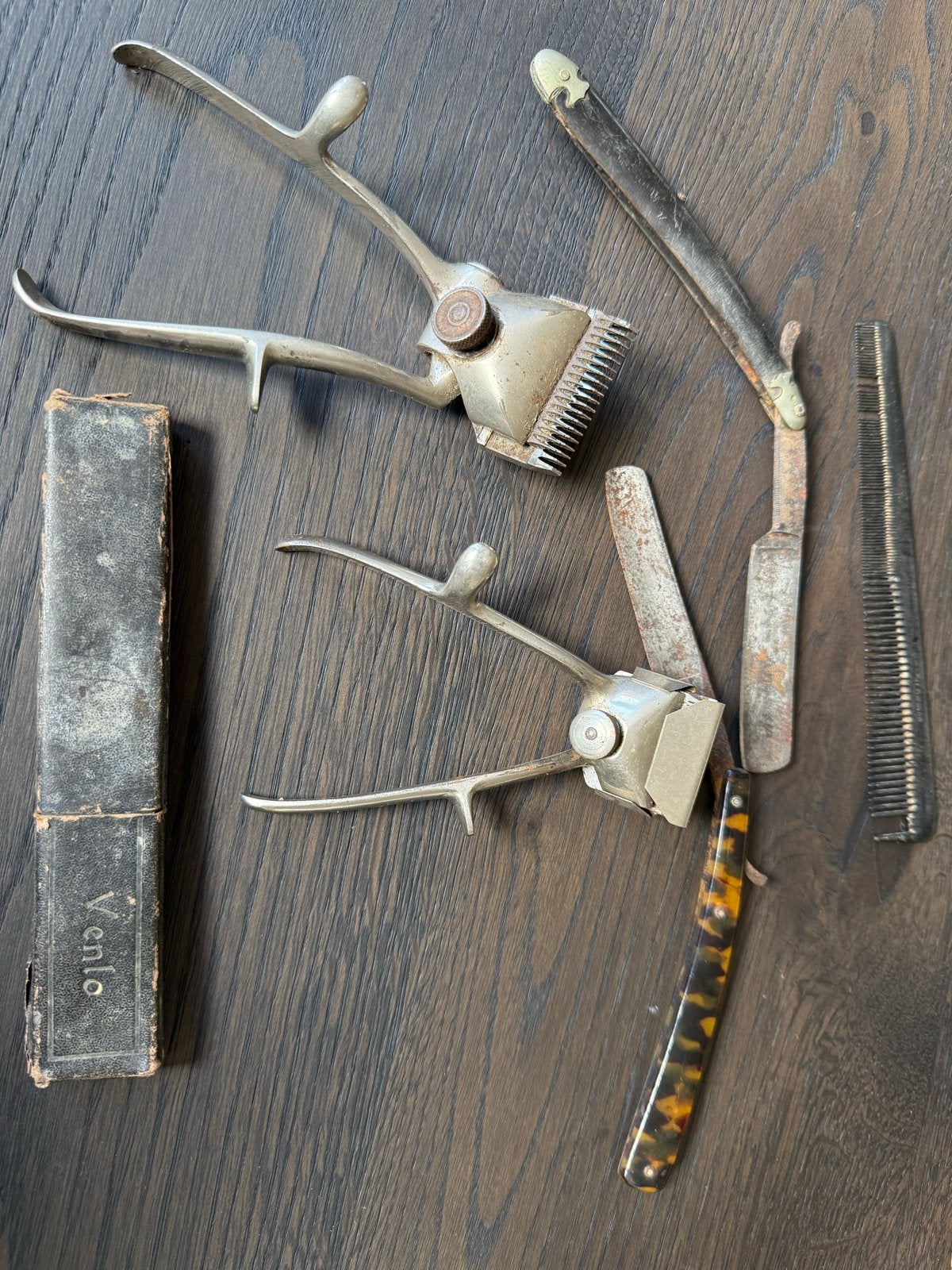 Vintage Kappersbenodigdheden: Tondeuses, Scheermessen, Kam, Ophalen