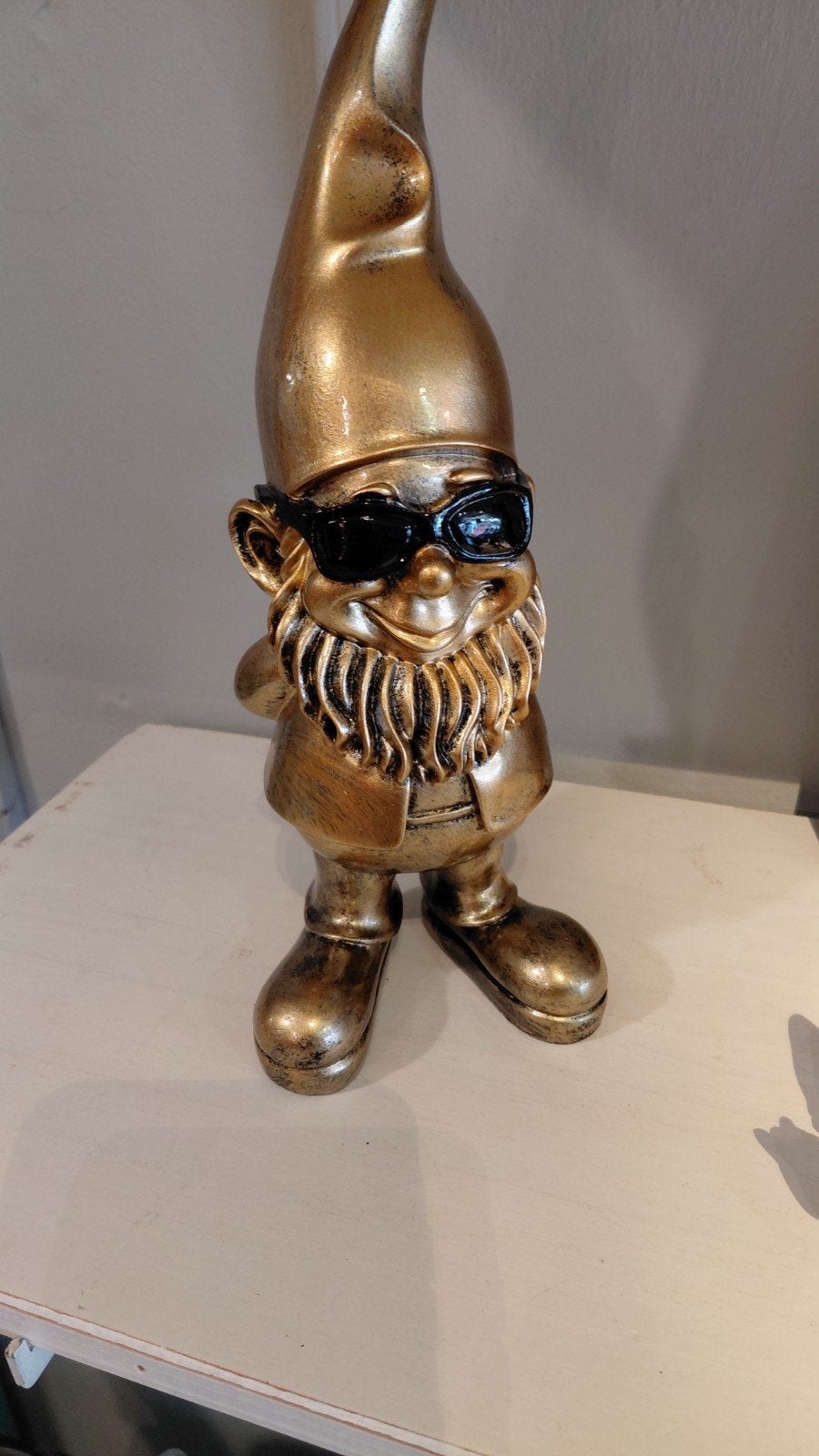 Grote tevreden kabouter met zonnebril goud/brons, B, C, A, Overige stijlen