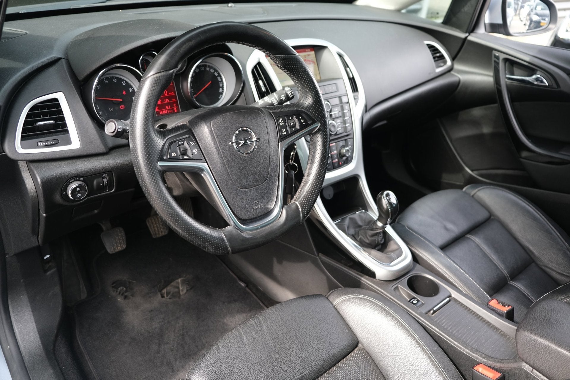Opel Astra 1.4 Turbo Sport + Navi Leder Trek Cam Cruise Pdc, Auto's, Voorwielaandrijving, Dealer onderhouden, Gebruikt, 4 cilinders