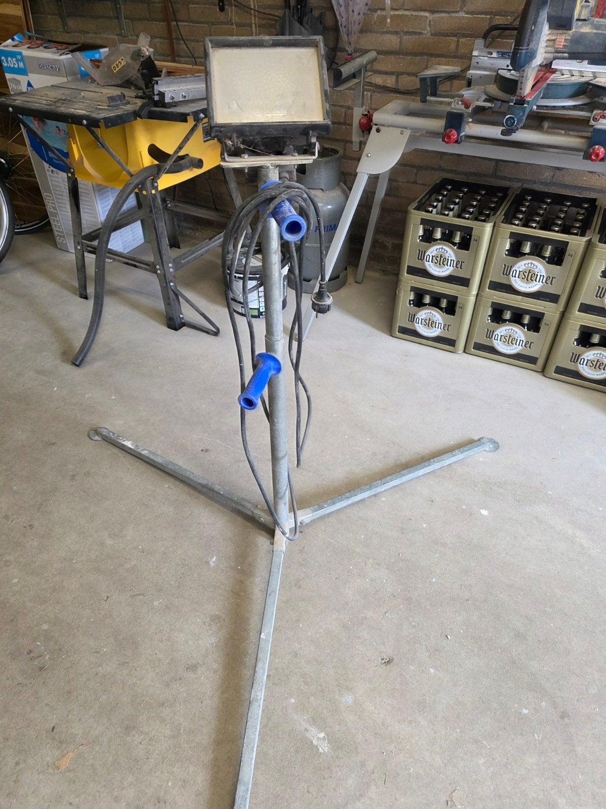 Bouwlamp met statief - Krachtige verlichting, Doe-het-zelf en Verbouw, Bouwverlichting, Ophalen, Gebruikt, Met statief, Lamp met armatuur