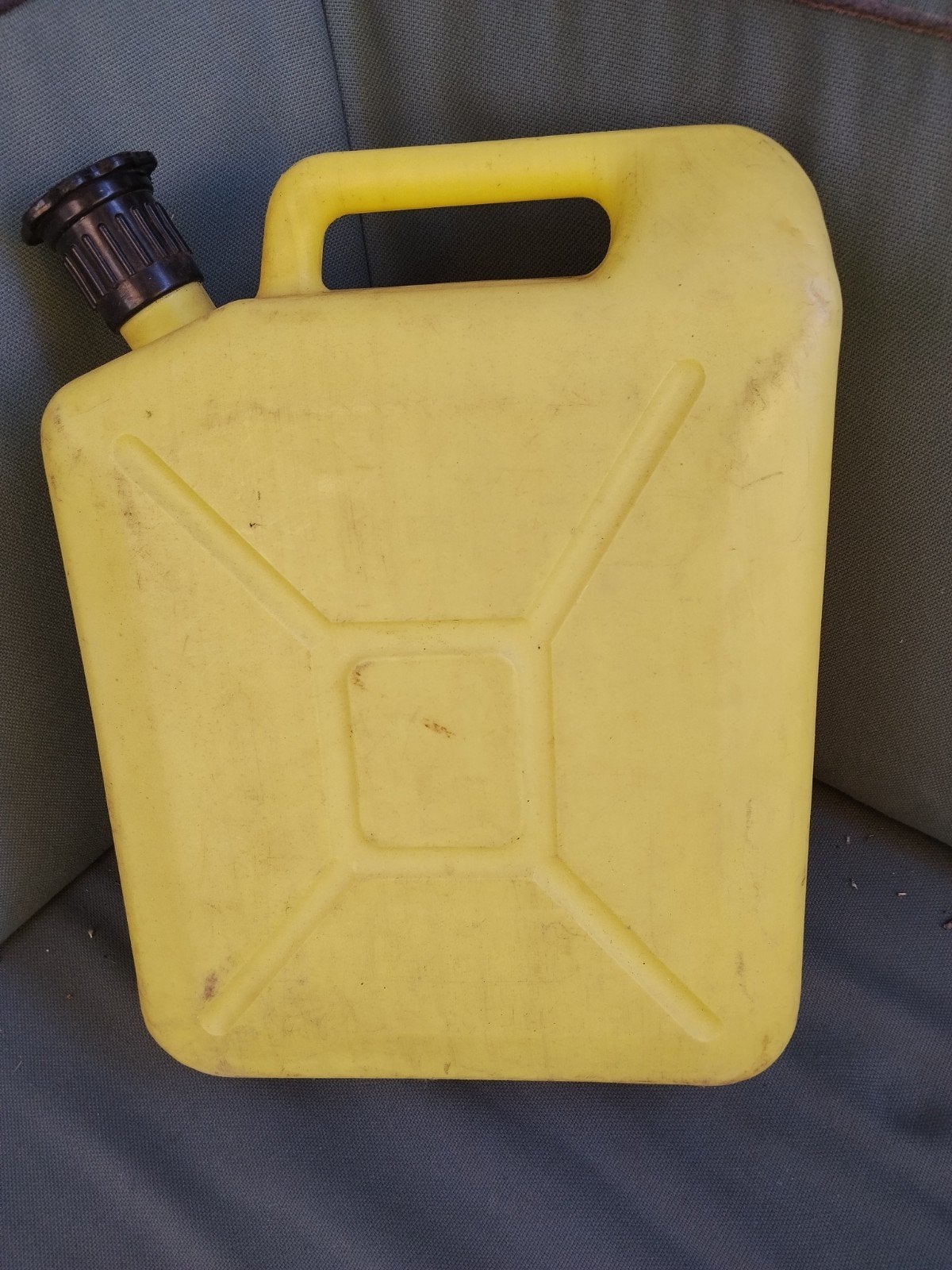 10 liter Gele jerrycan voor brandstof, Ophalen of Verzenden