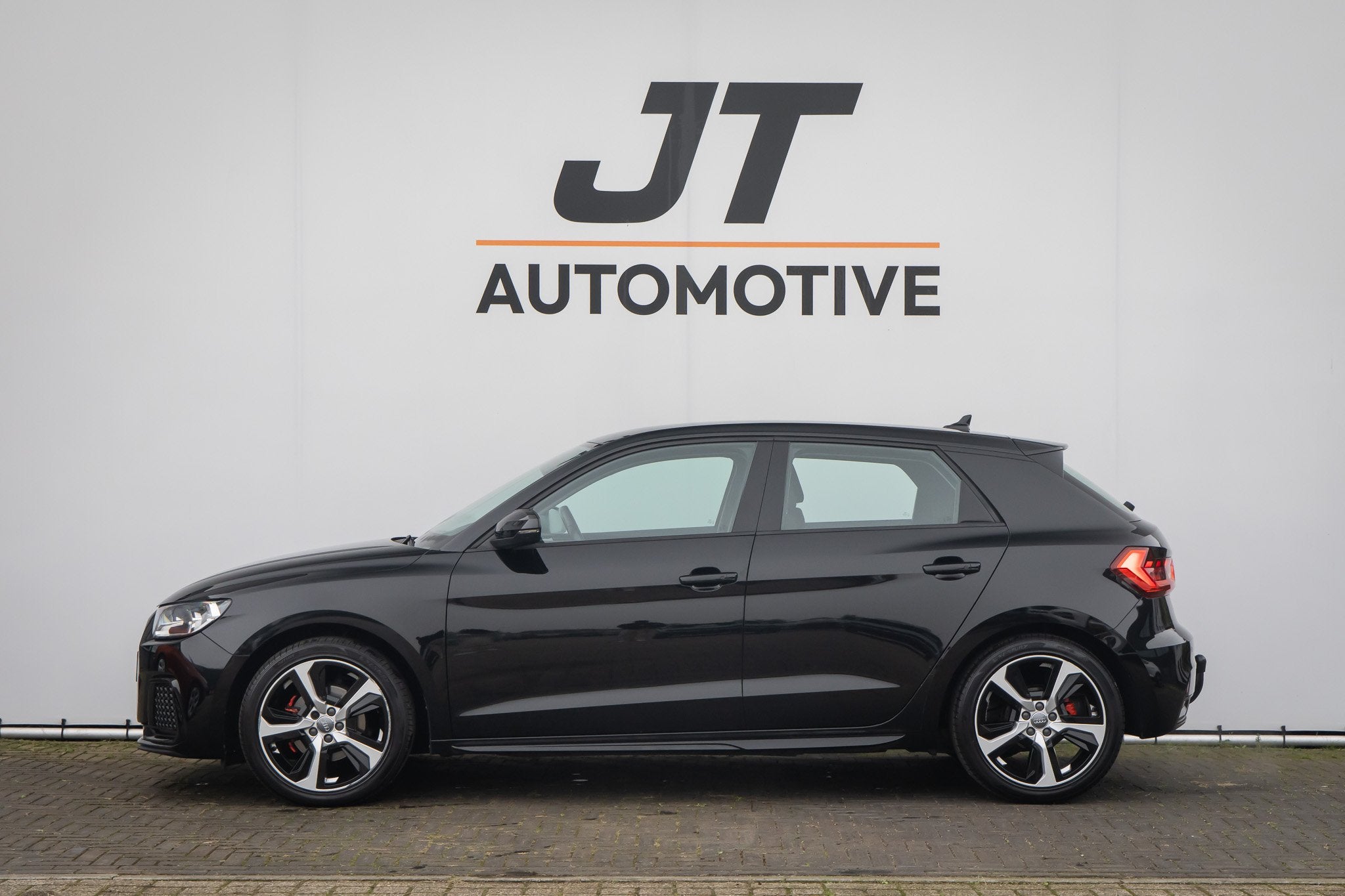 Audi A1 SPORTBACK 30 TFSI Advanced epic sport NLAuto Trekhaa, Euro 6, Zwart, Origineel Nederlands, Bedrijf