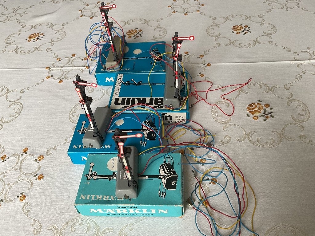 maerklin ho seinen + lichtmast, Hobby en Vrije tijd, Wisselstroom, Gebruikt, Rails, Ophalen of Verzenden