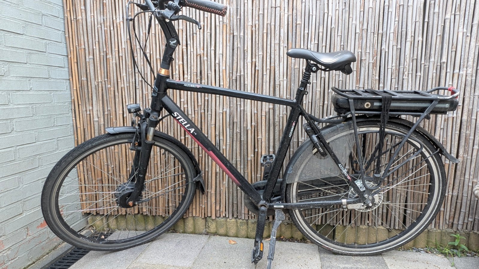 Stella Azzurro superior nero elektrische fiets, Gebruikt, 51 tot 55 cm, 50 km per accu of meer, Ophalen