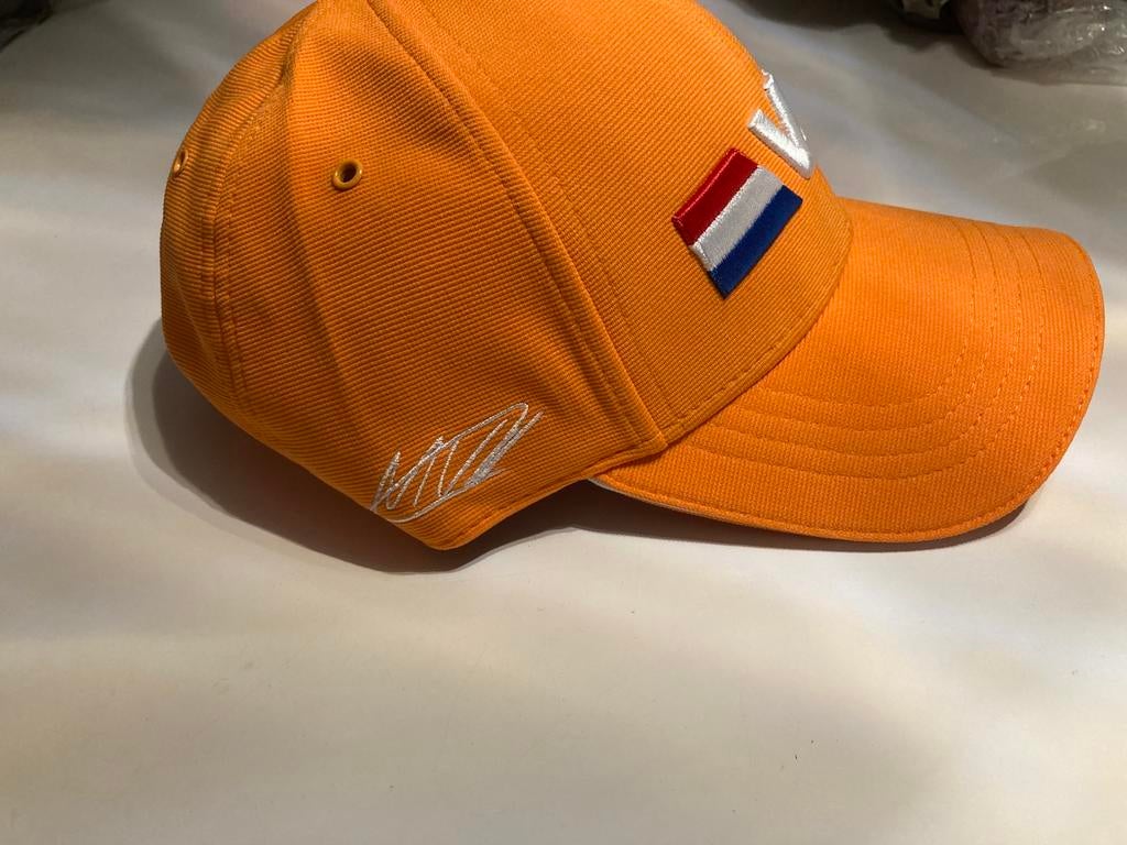 Max Verstappen cap nl met handtekening, Verzamelen, Automerken, Motoren en Formule 1, Ophalen of Verzenden, Zo goed als nieuw