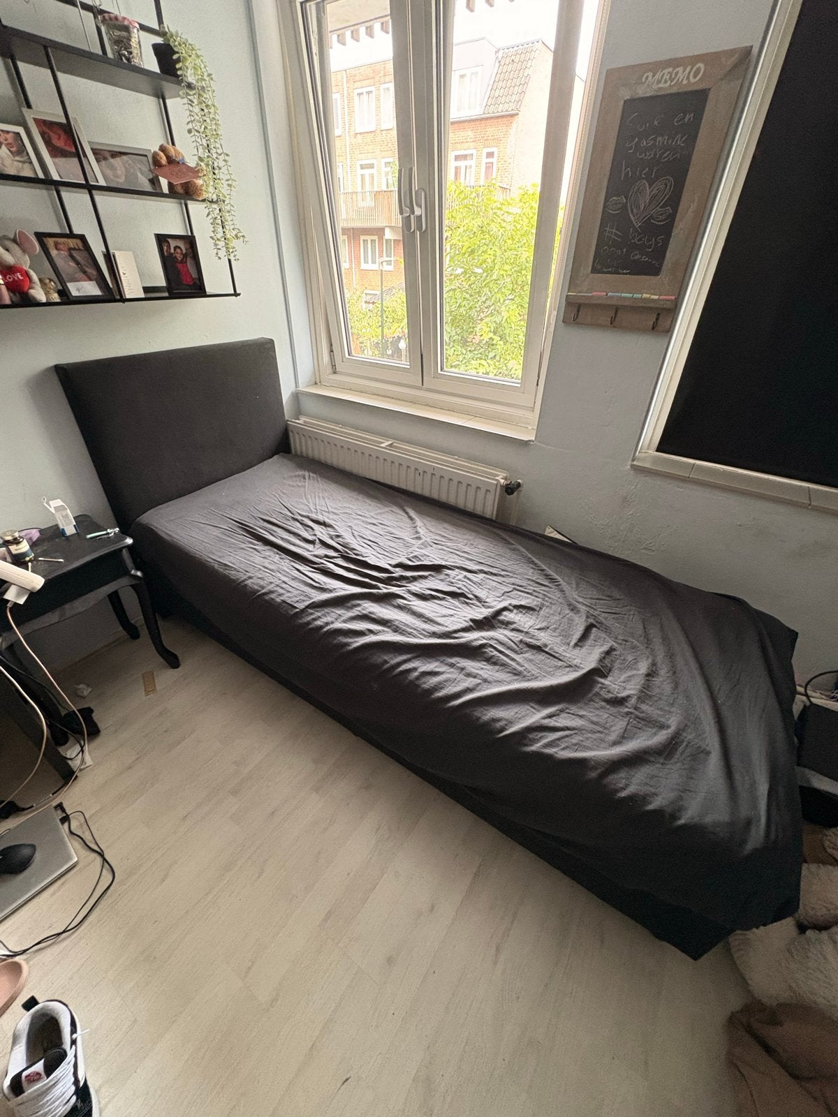 Eenpersoonsbed met hoofdbord - zwart - 80 bij 200, Ophalen, Gebruikt, Eenpersoons, Zwart