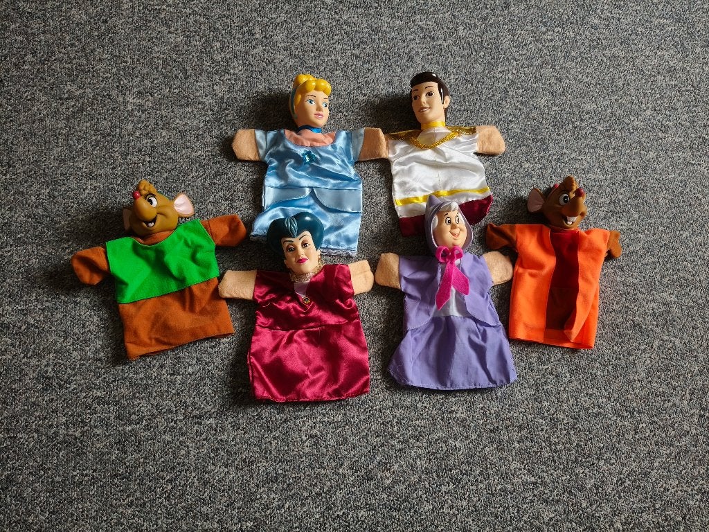 Disney poppenkast poppen, Ophalen, Assepoester of Belle, Zo goed als nieuw, Beeldje of Figuurtje
