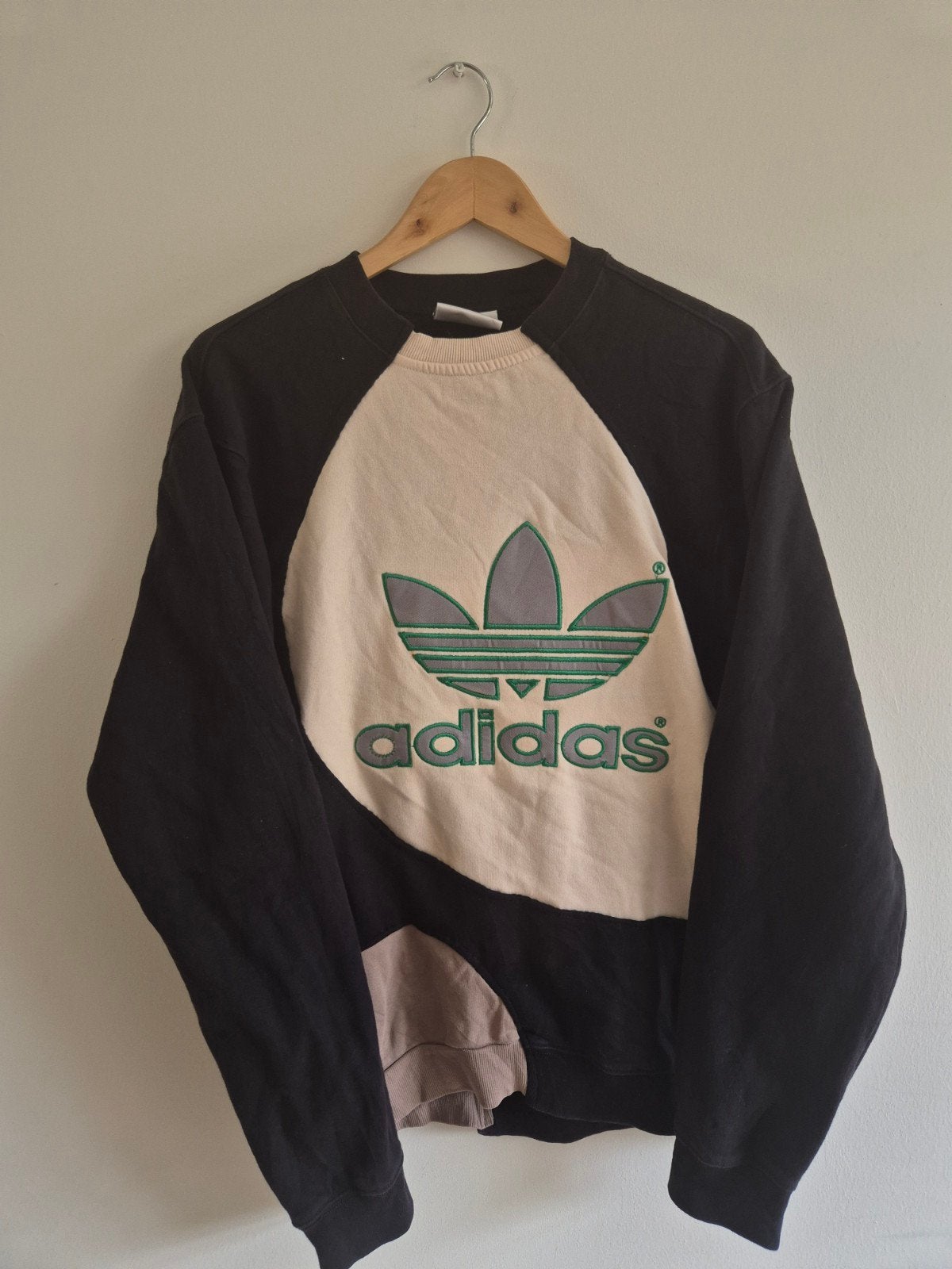 Adidas Rework Sweatshirt Heren Maat M - Logo Beschadigd, Kleding | Heren, Truien en Vesten, Adidas, Gedragen, Meerkleurig, Verzenden