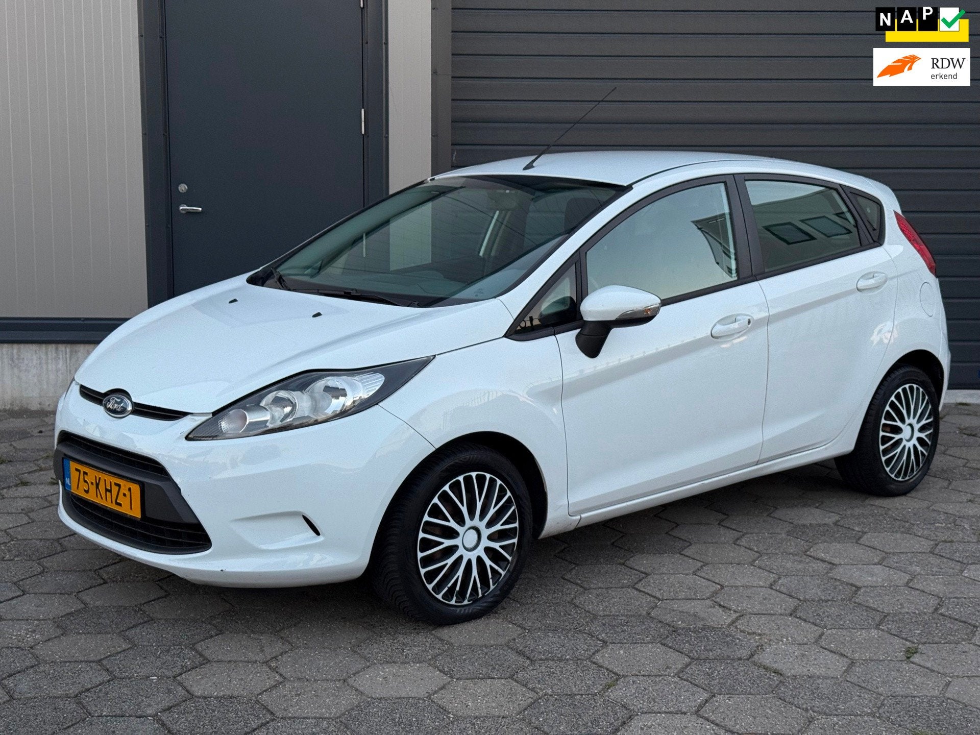 Ford Fiesta 1.25 Limited 5DR Airco, Nieuwe Distr.riem/w.pomp, Auto's, Voorwielaandrijving, Euro 5, Stof, 4 cilinders