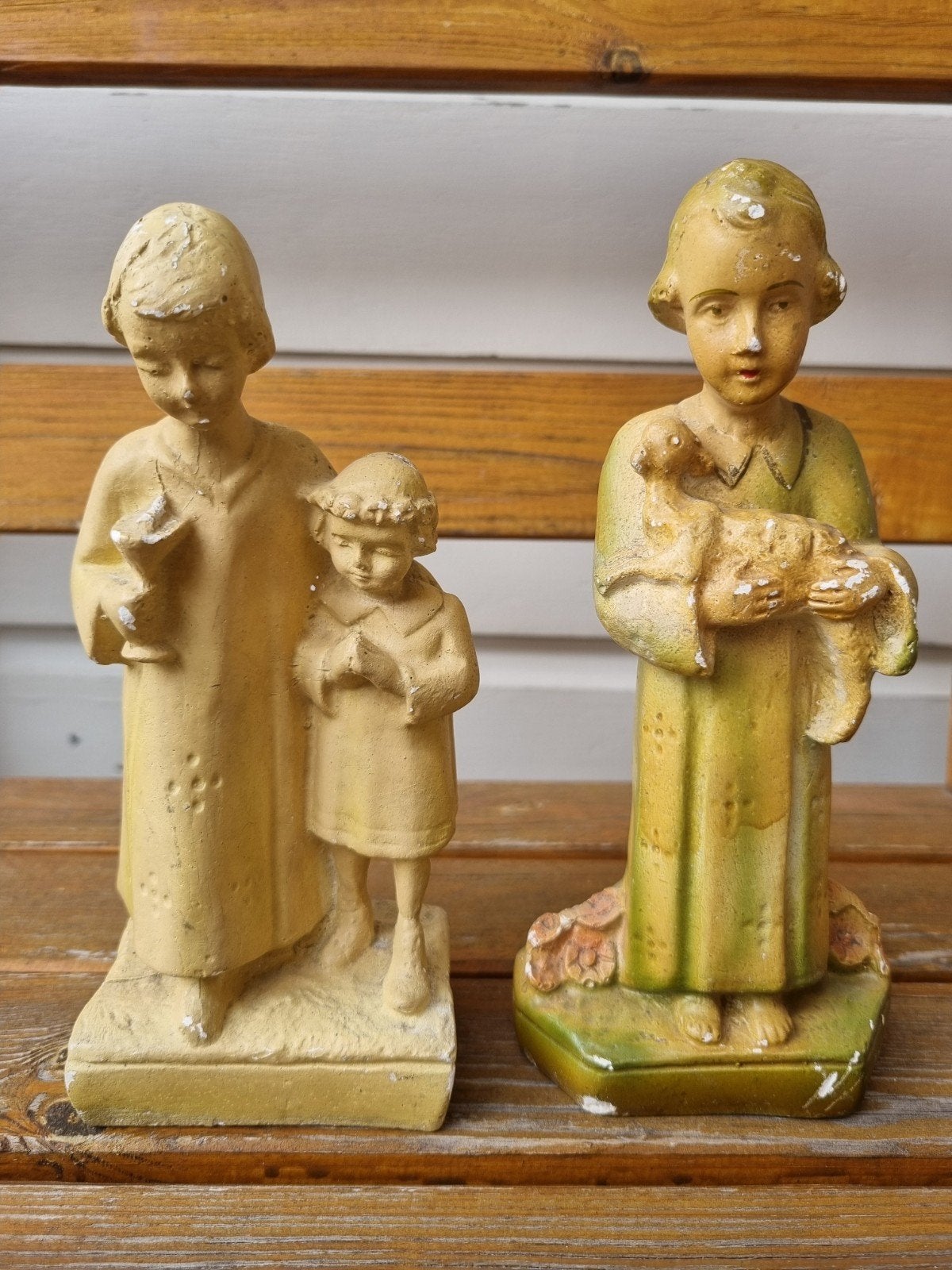 2 oude beelden meisjes, kinderen jaren 50, Antiek en Kunst, Ophalen of Verzenden, Gips, Beeld, Vrouw