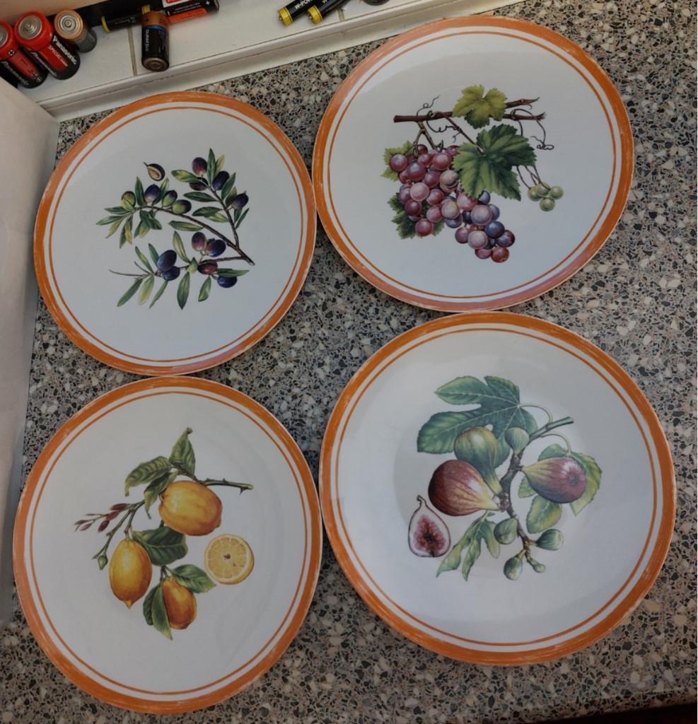 4 borden Alfresco Pomona Portmeirion fruit 27 cm, Huis en Inrichting, Ophalen of Verzenden, Zo goed als nieuw, Bord(en), Overige stijlen