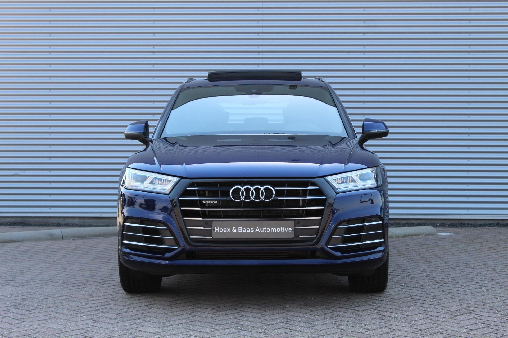 Audi Q5 55 TFSI e quattro Competition/S-line/Pano/Luchtverin, Automaat, 2005 kg, 4 cilinders, Blauw