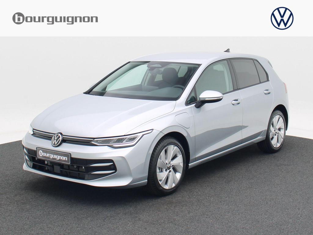 Volkswagen Golf Life Edition 1.5 eHybrid 204 PK | Trekhaak |, Auto's, Volkswagen, 1498 cc, 4 cilinders, 150 min, 26 kWh