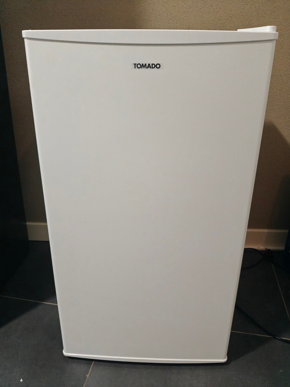 Tomado tafelmodel koelkast – 94 liter – Zo goed als nieuw, Witgoed en Apparatuur, Koelkasten en IJskasten, Zonder vriesvak, 75 tot 100 liter