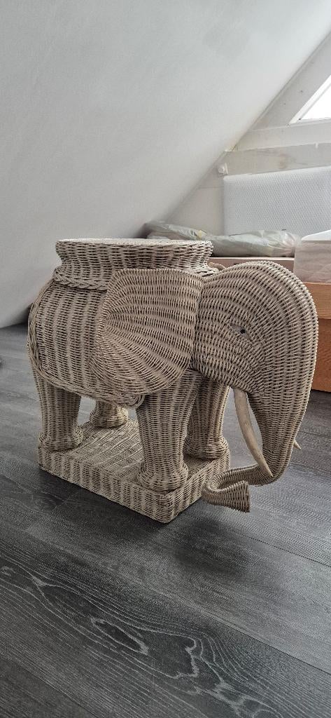 Rotan / vintage olifant, Huis en Inrichting, Woonaccessoires | Overige, Ophalen