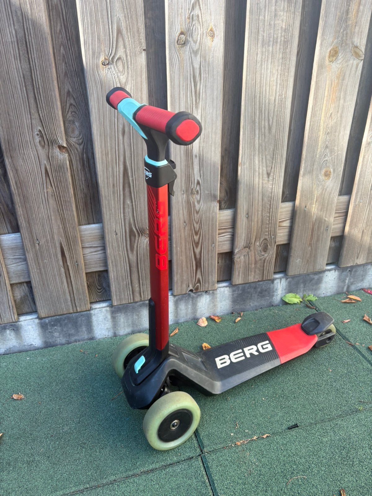Berg step kids, Fietsen en Brommers, Ophalen of Verzenden, Zo goed als nieuw, Gewone step