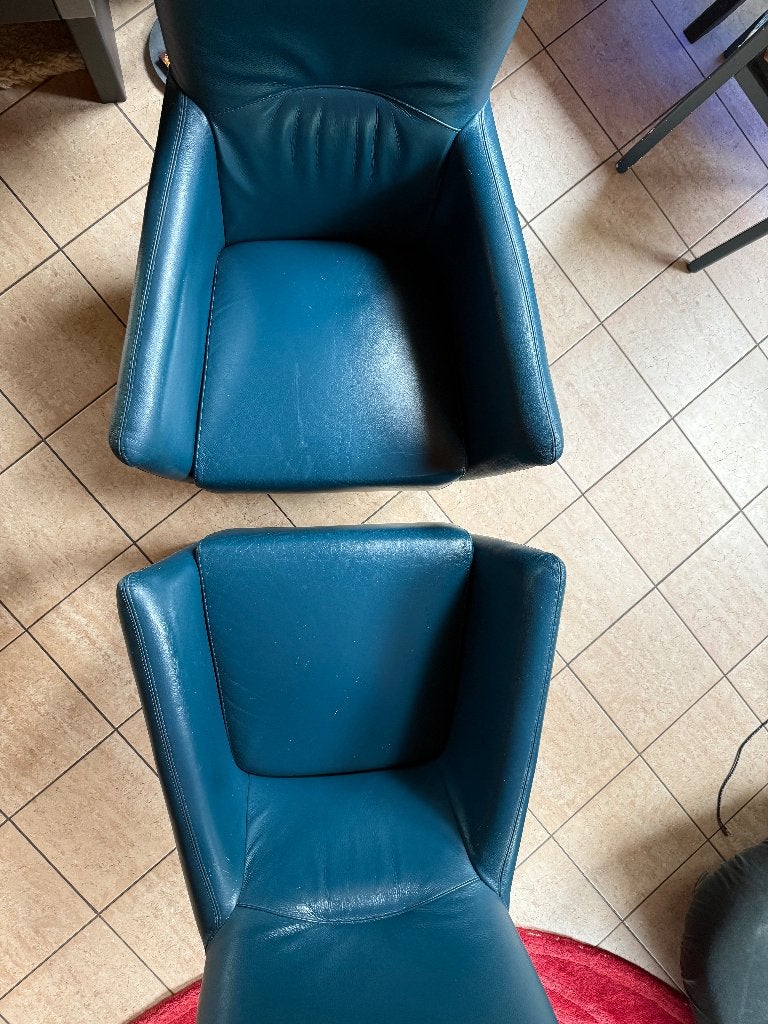 Twee fijne fauteuils van blauw bizonleer, Ophalen, Gebruikt, Modern, 50 tot 75 cm