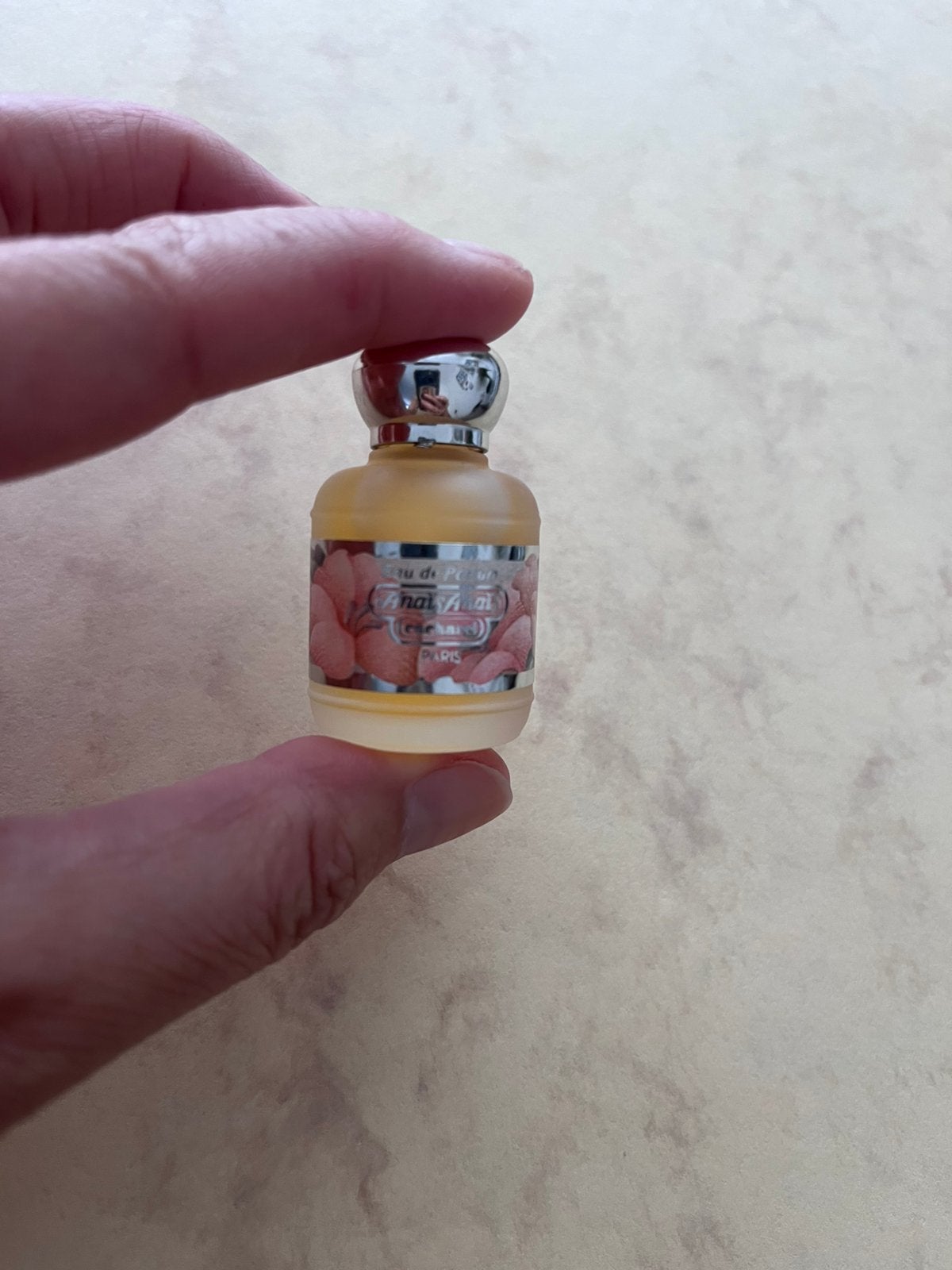 Miniatuur parfum Anaïs Anaïs cacharel 7 ml, Verzamelen, Parfumverzamelingen, Ophalen of Verzenden, Zo goed als nieuw, Miniatuur