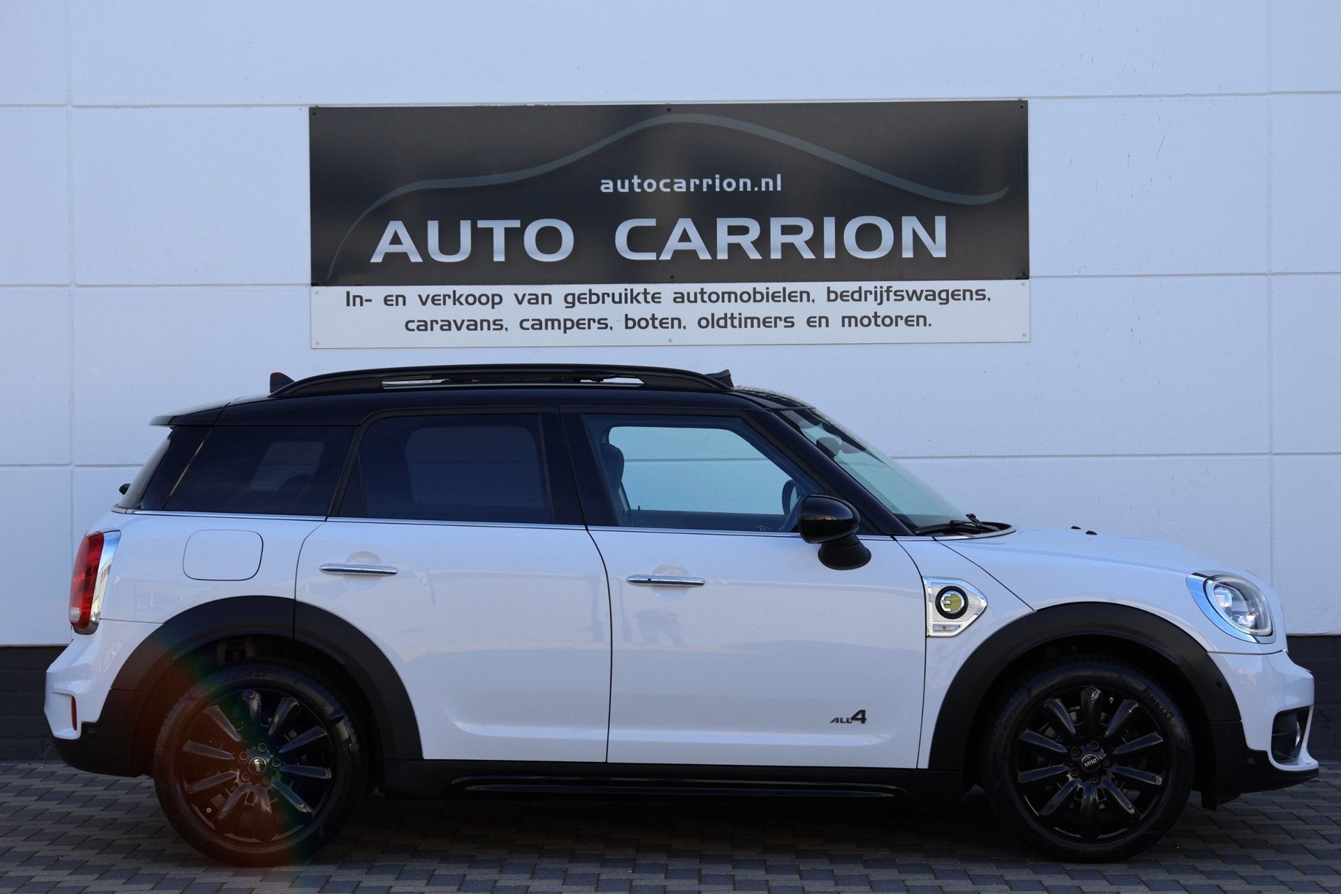Mini Countryman 1.5 Cooper S E ALL4 Pano Navi Camera LED !, Auto's, Automaat, Gebruikt, Zwart, Leder en Stof