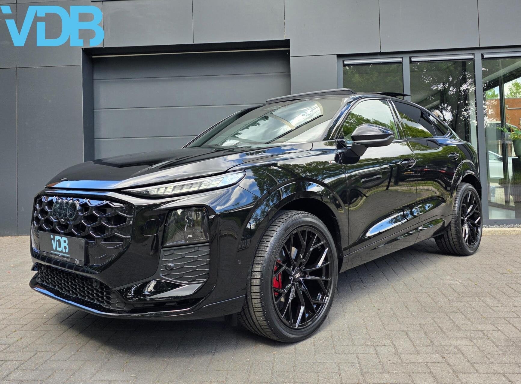 Audi Q3 SPORTBACK 35 TFSI S-LINE BLACK EDITION PANO SFEER, Auto's, Audi, Dealer onderhouden, 1498 cc, Zwart, 4 cilinders