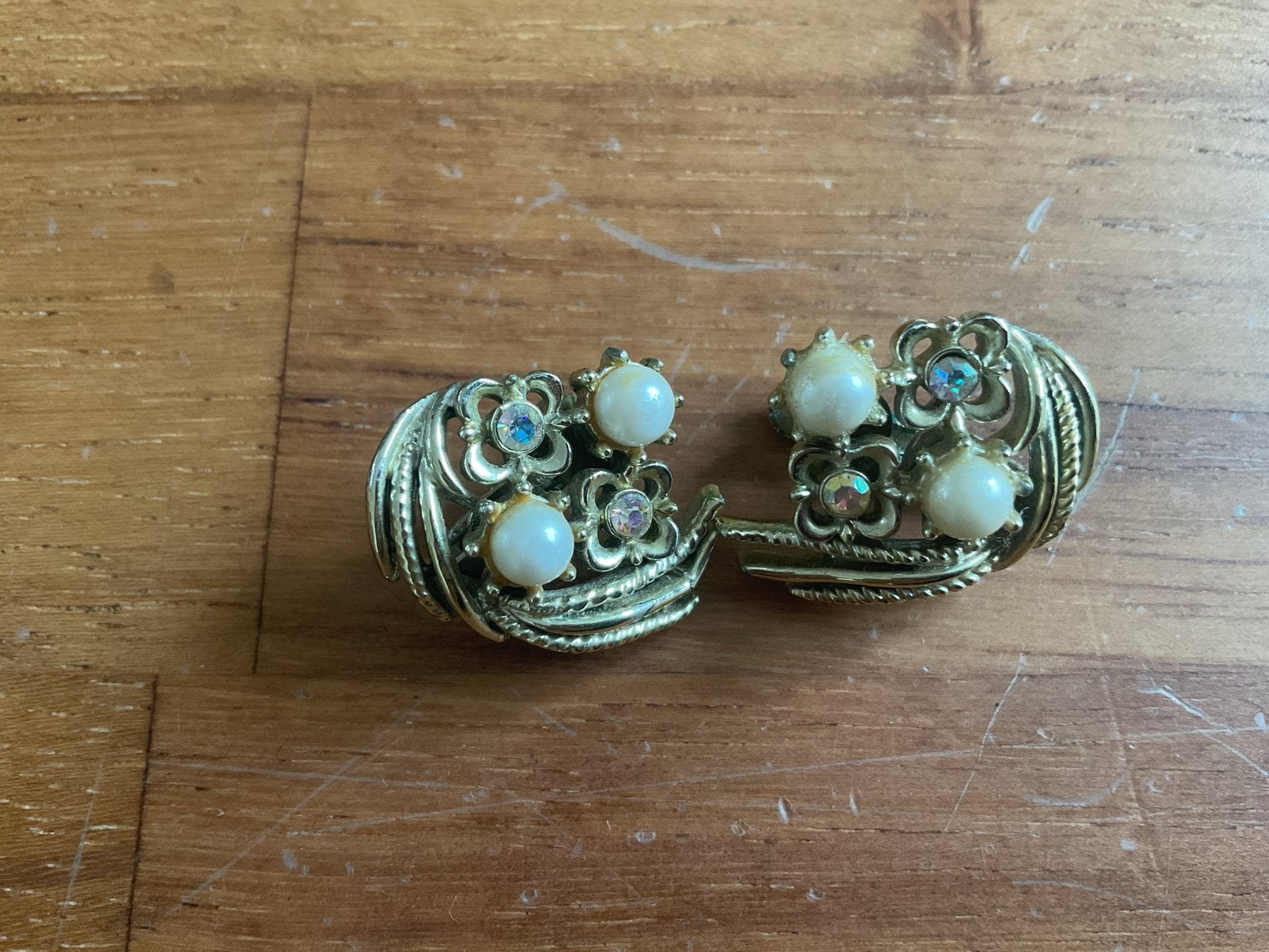 Vintage oorclips met Parel en Kristal, Ophalen of Verzenden, Gebruikt, Goud, Overige materialen
