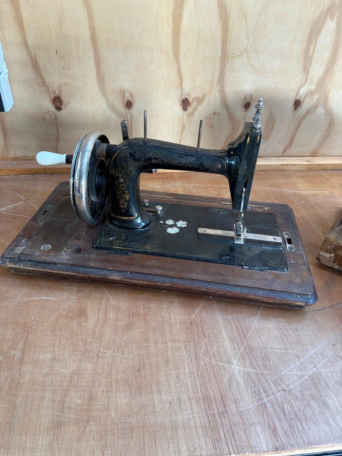 Antieke Naaimachine met Houten Kist - Decoratief, Ophalen