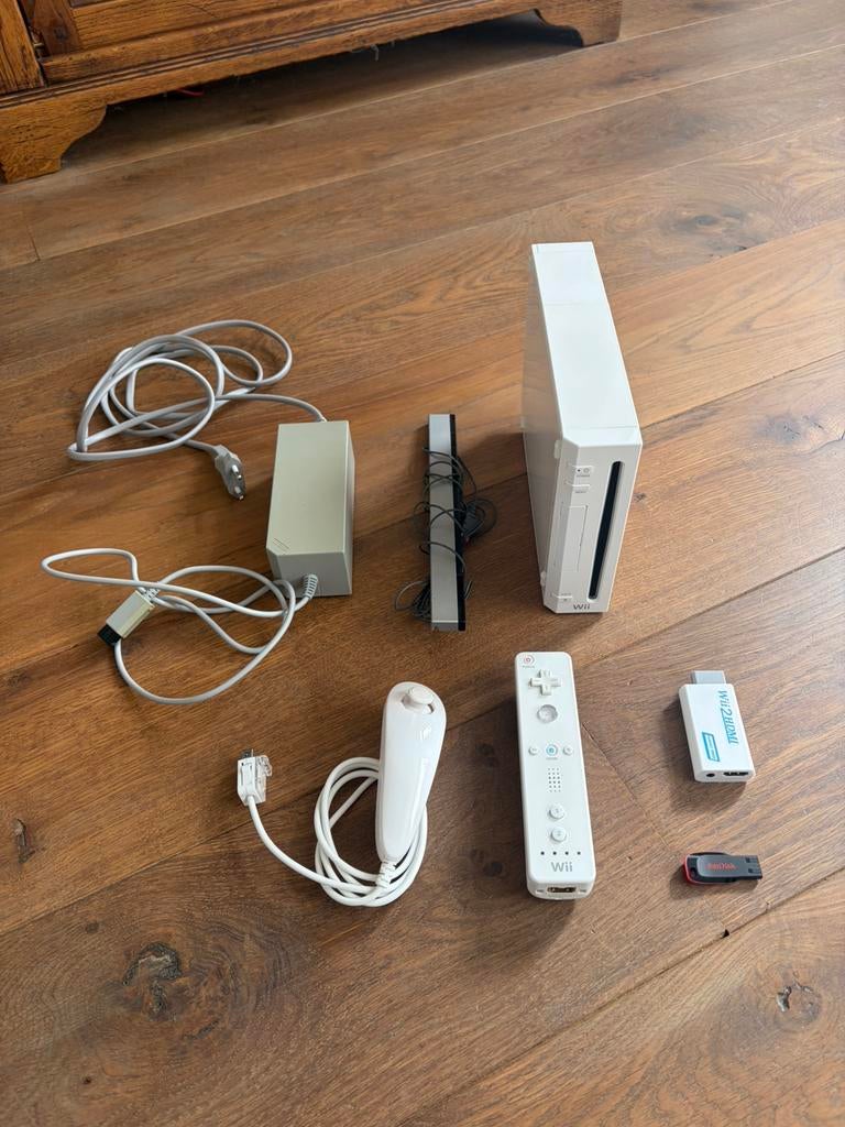 Nintendo Wii compleet inclusief 20 spellen en accessoires., Spelcomputers en Games, Ophalen of Verzenden, Zo goed als nieuw