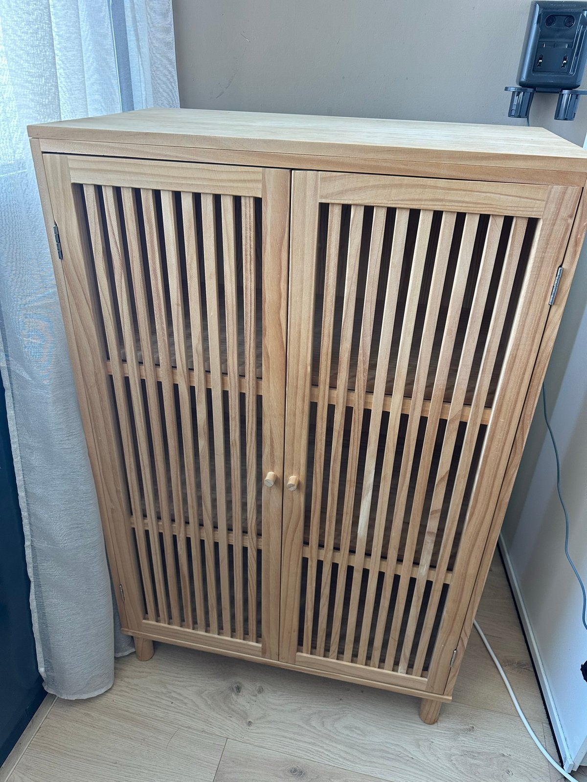 Sostrene Grene houten kastje met jaloeziedeur, Ophalen, Zo goed als nieuw