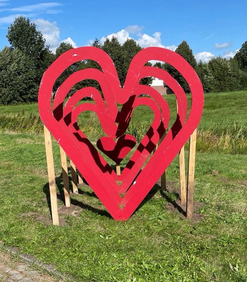 Straatversiering: Diverse harten ca. 125 stuks (doeslief), Ophalen, Gebruikt, Versiering, Verjaardag