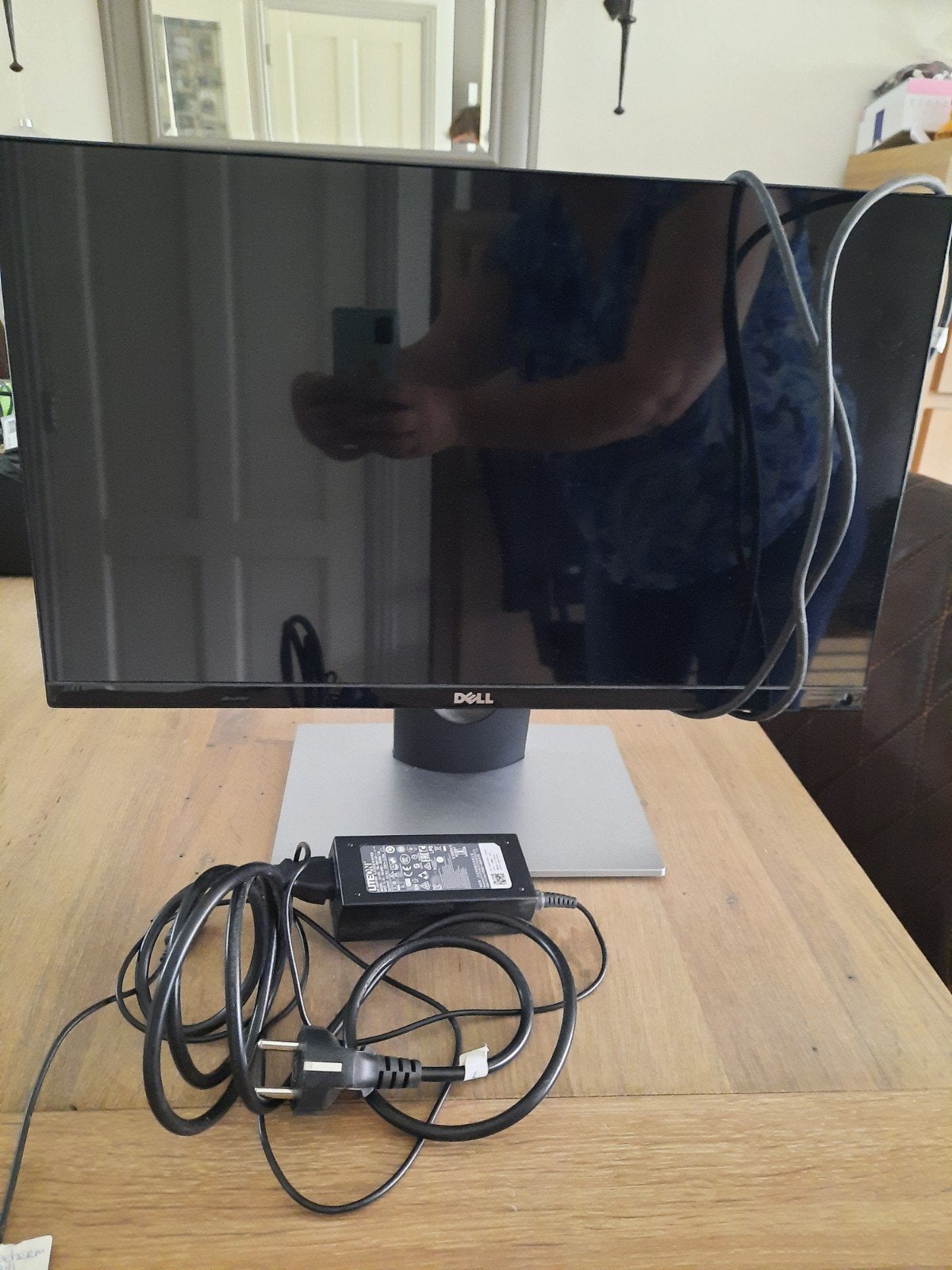 Beeldscherm 52 x 31 Dell, Computers en Software, Ophalen, Gebruikt, DELL