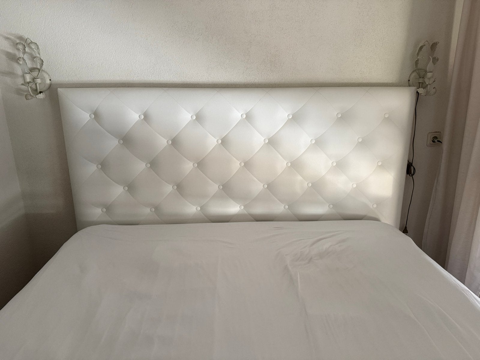 gratis Wit leer hoofdbord voor tweepersoonsbed, Ophalen, Gebruikt, Wit, Tweepersoons