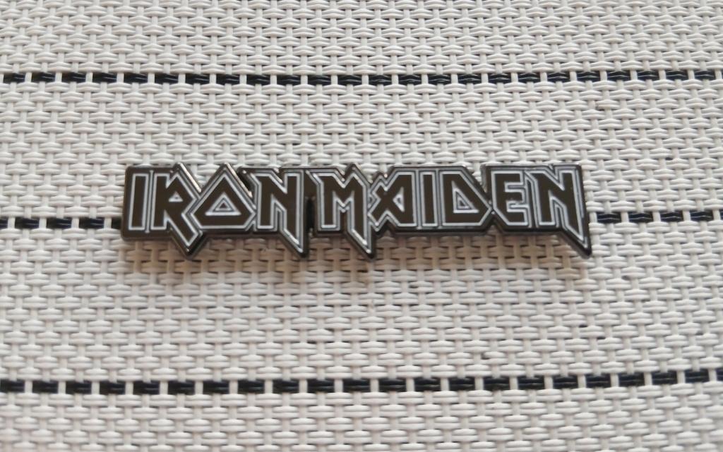 Iron Maiden mooie nieuwe shaped pin speld badge n5, Verzenden, Nieuw, Overige typen