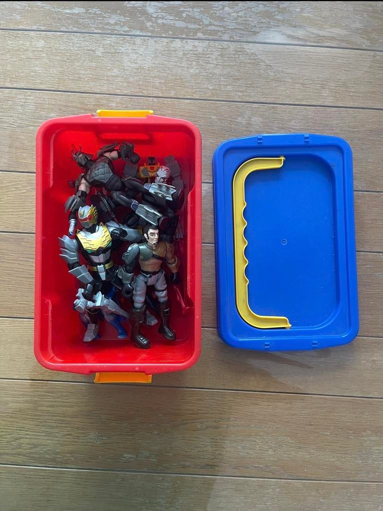 Actie figuren met kistje, Ophalen of Verzenden, Zo goed als nieuw