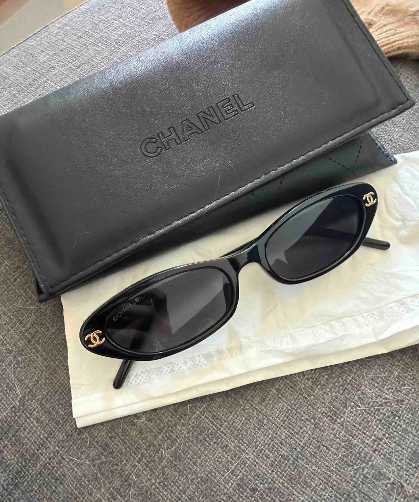 Vintage Chanel zonnebril, Ophalen of Verzenden, Zo goed als nieuw, Zwart, Overige merken